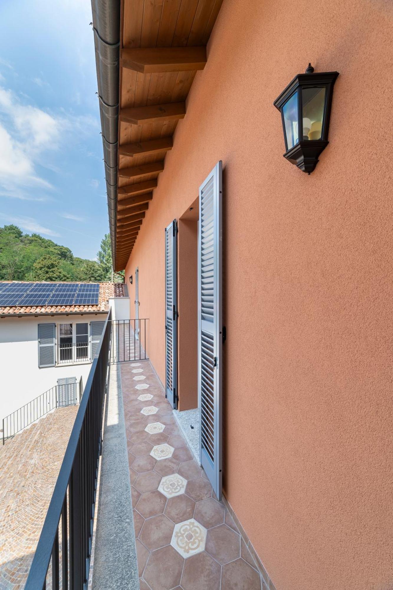 Alex'S Luxury Lake View Apt Pool And Tennis Como Exteriér fotografie